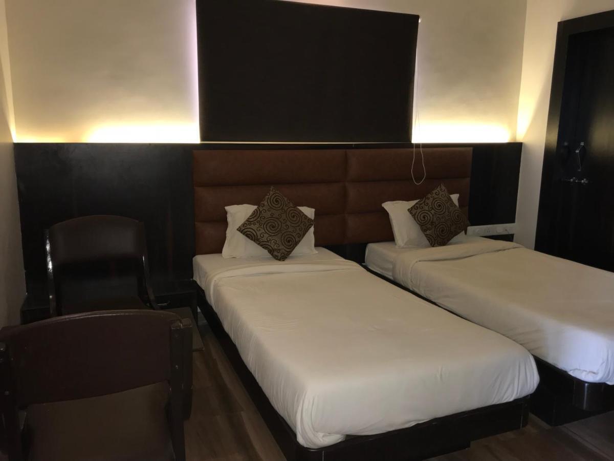 Hotel Sai Kripa Imperial Daman Esterno foto