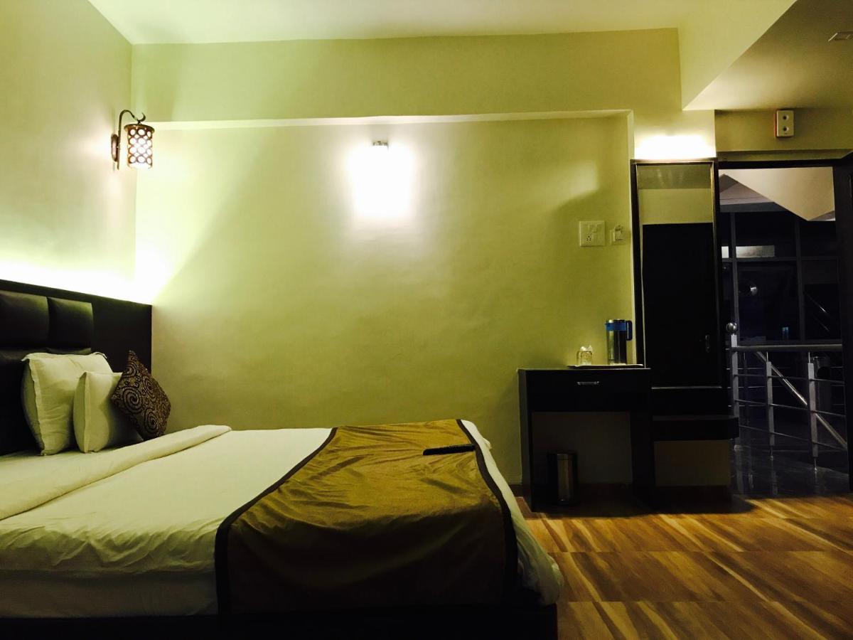 Hotel Sai Kripa Imperial Daman Esterno foto